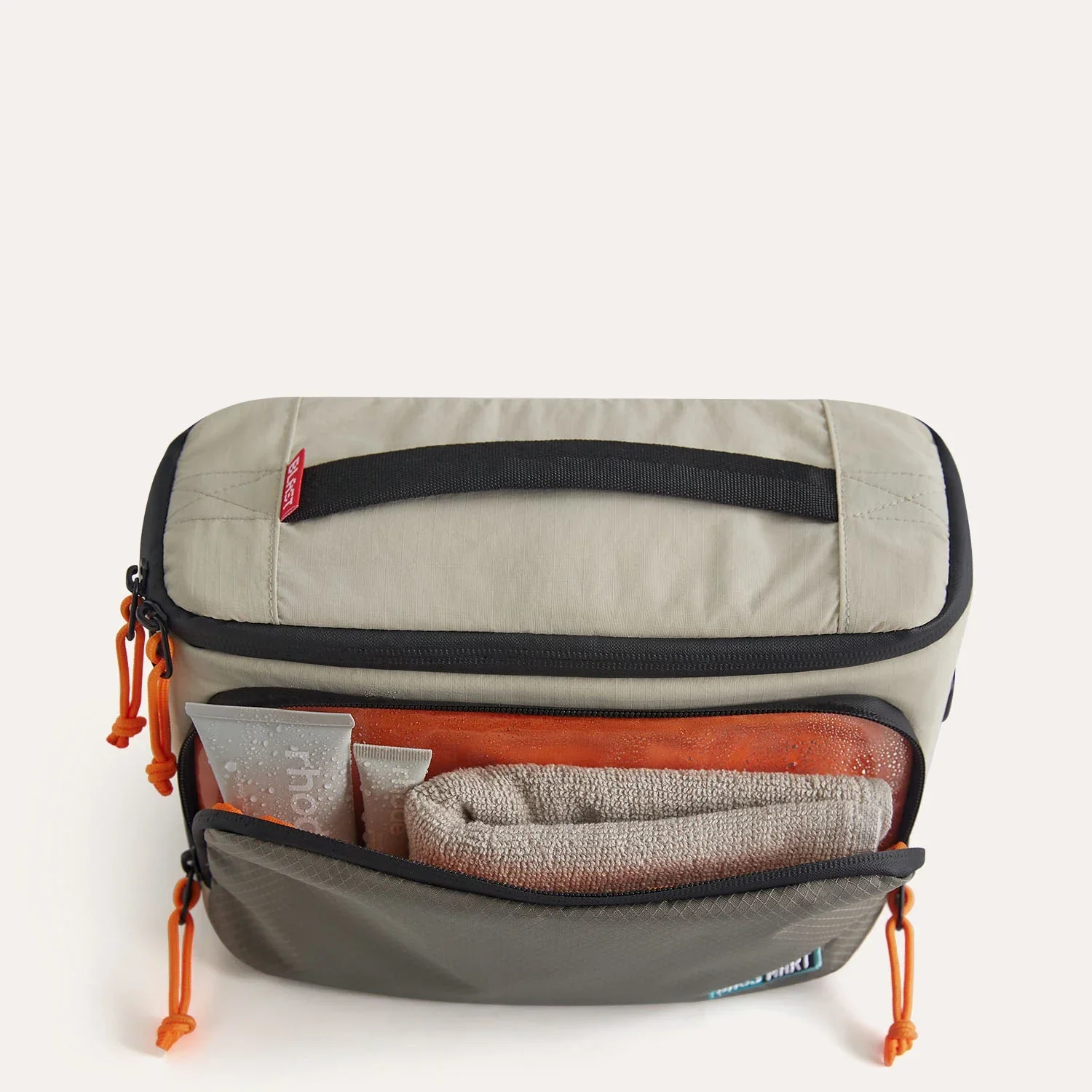 Blast 4.5L Hanging Toiletry Bag - Image 12