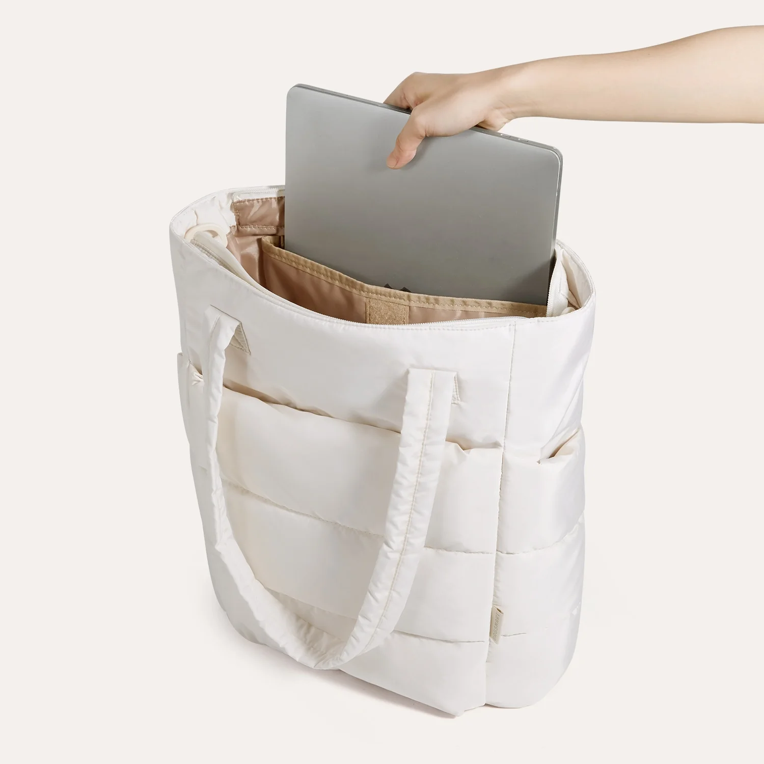 Bubble 21L Puffy Tote - Image 12