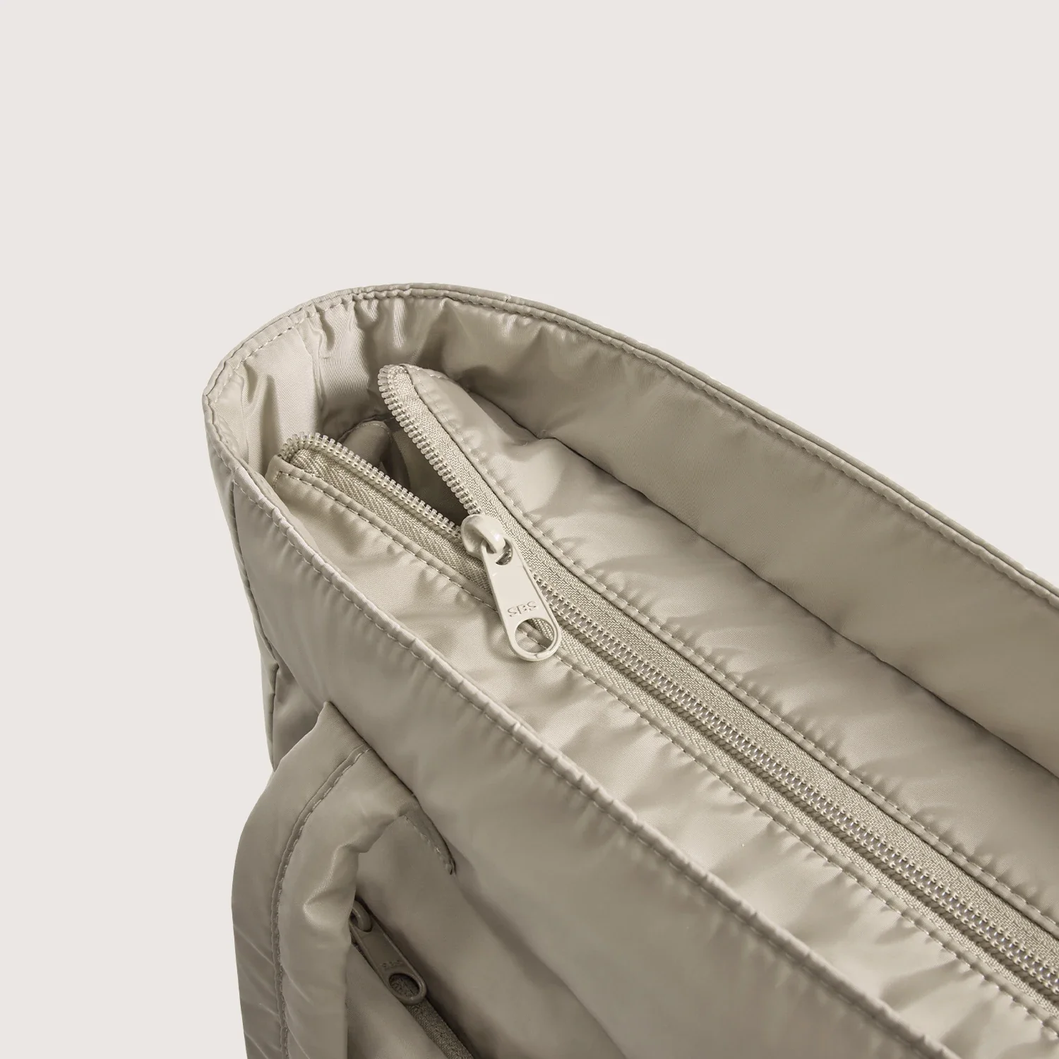 Bubble 21L Puffy Tote - Image 30