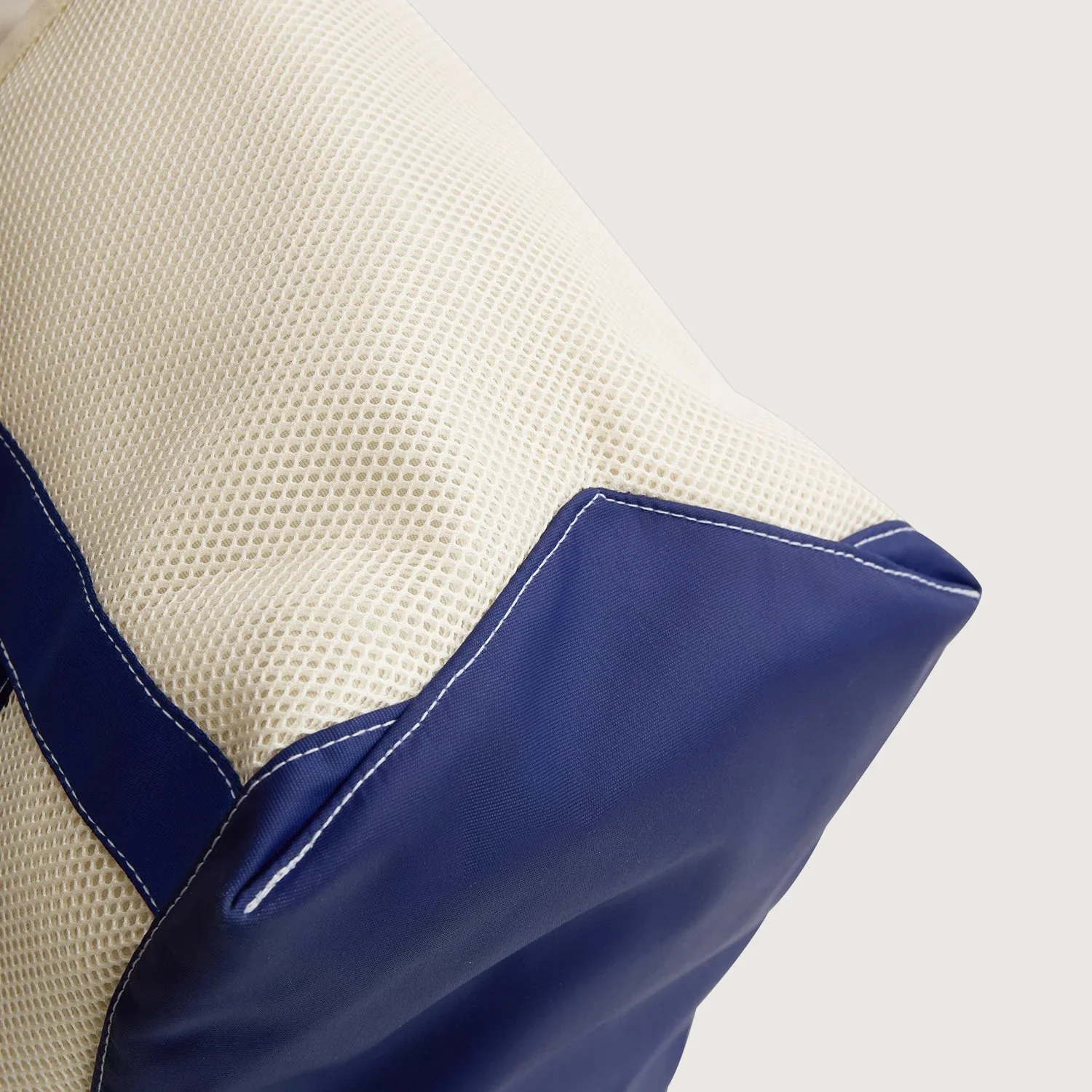 Coast 40L Tote - Image 7
