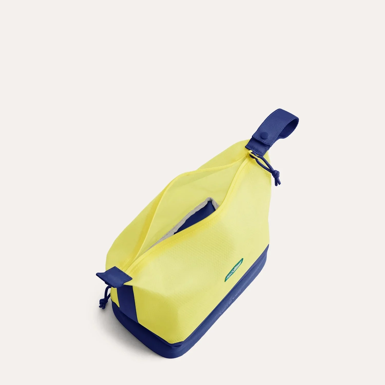 Coast Toiletry Bag - Image 19