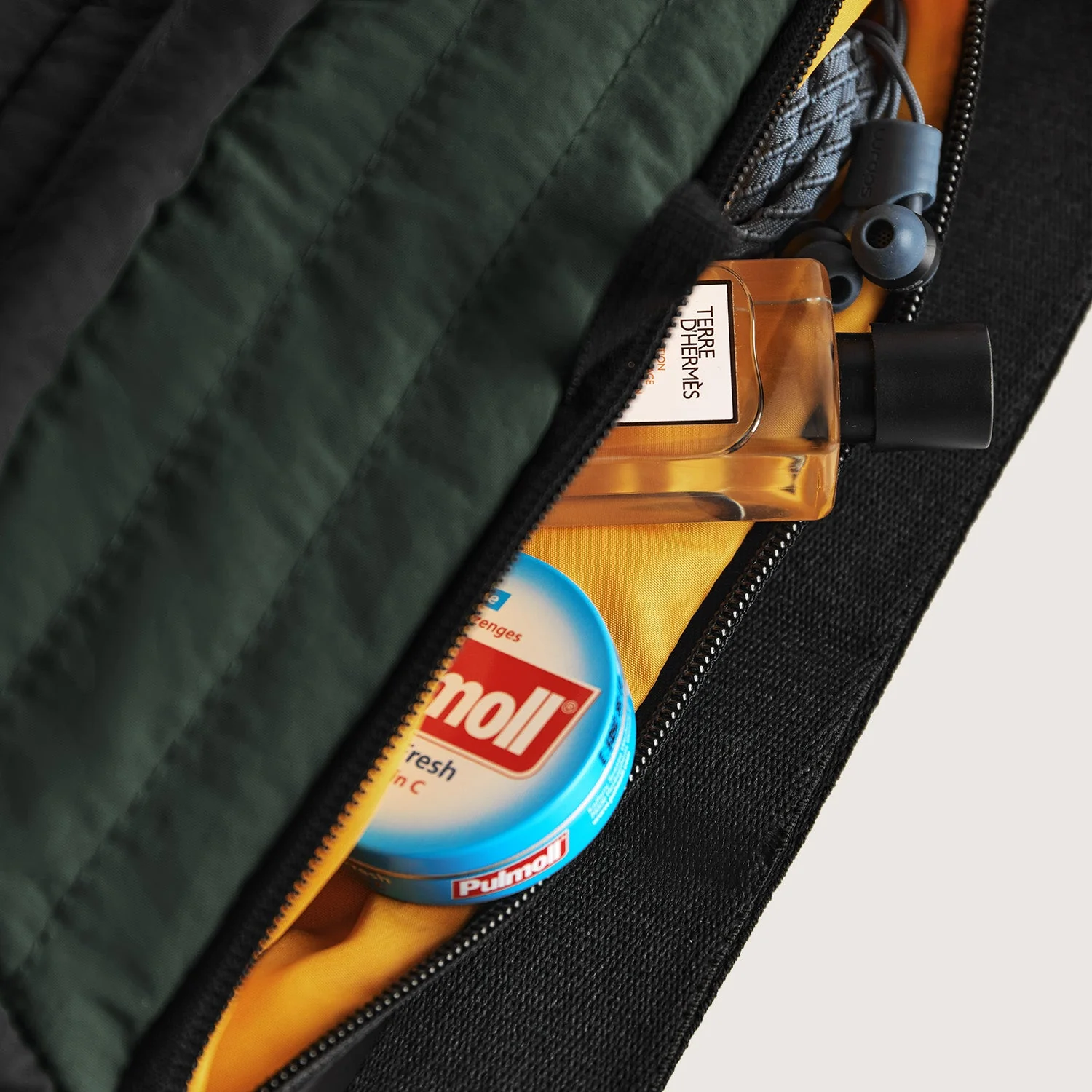 Paz 2.5L Belt Bag - Image 25