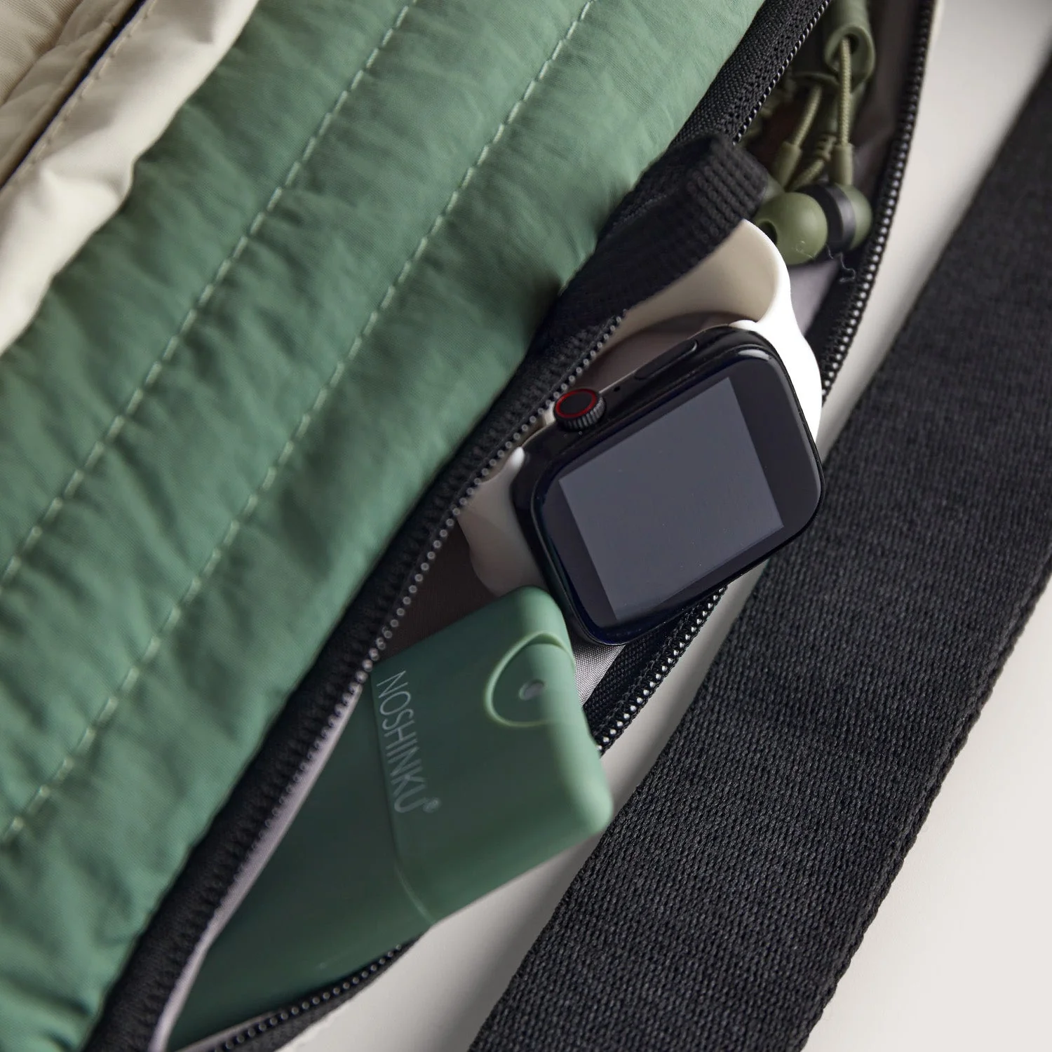 Paz 2.5L Belt Bag - Image 8