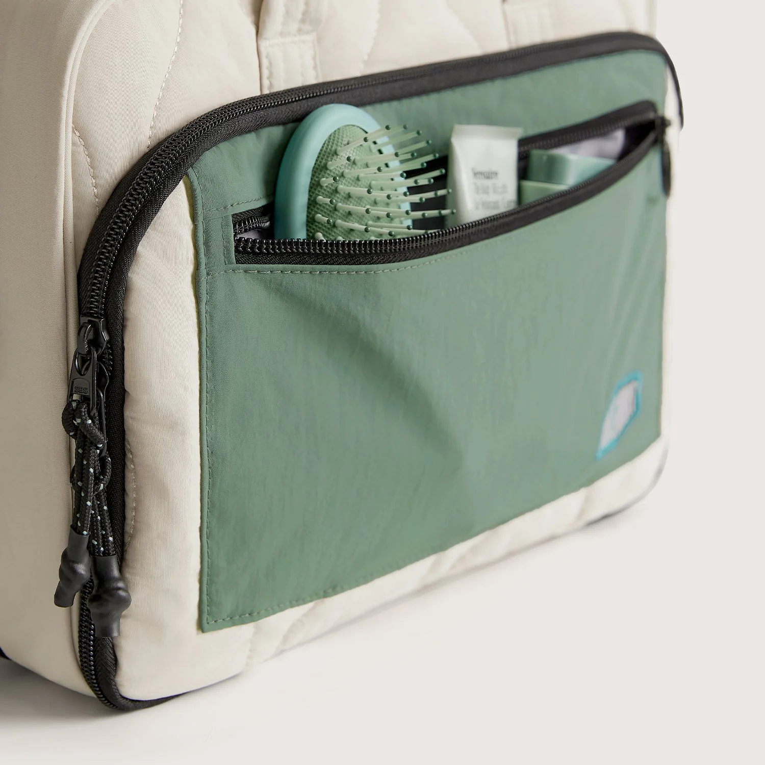 (free gift) Paz Hanging Toiletry Bag - Image 11