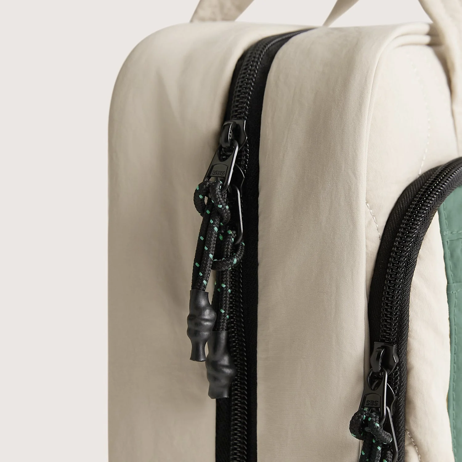 (free gift) Paz Hanging Toiletry Bag - Image 15