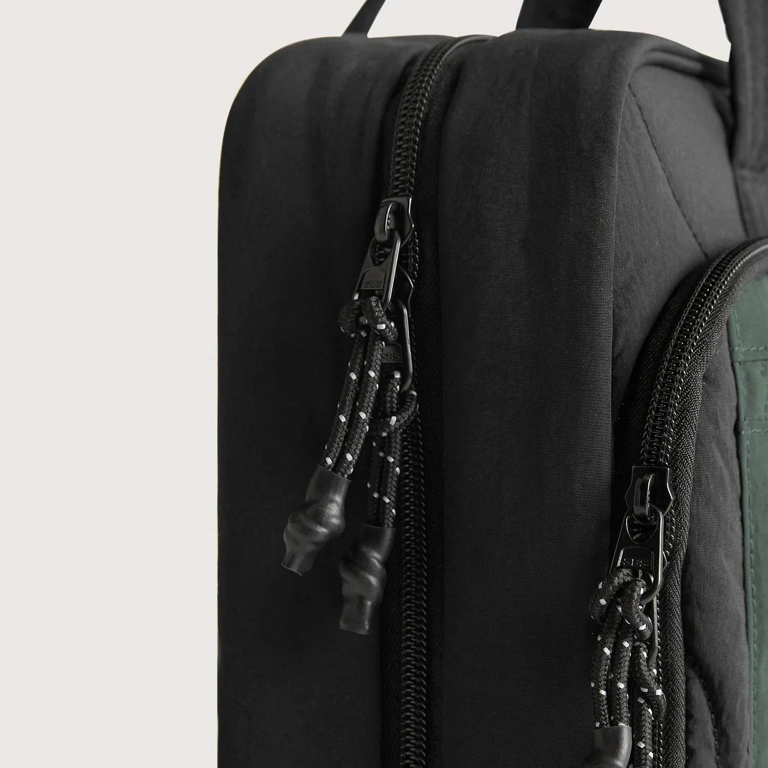 (free gift) Paz Hanging Toiletry Bag - Image 42