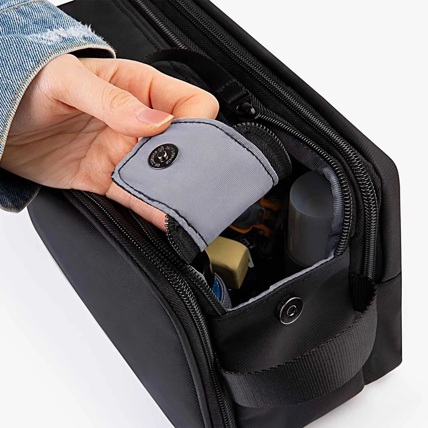 On-road Toiletry Bag - Image 19