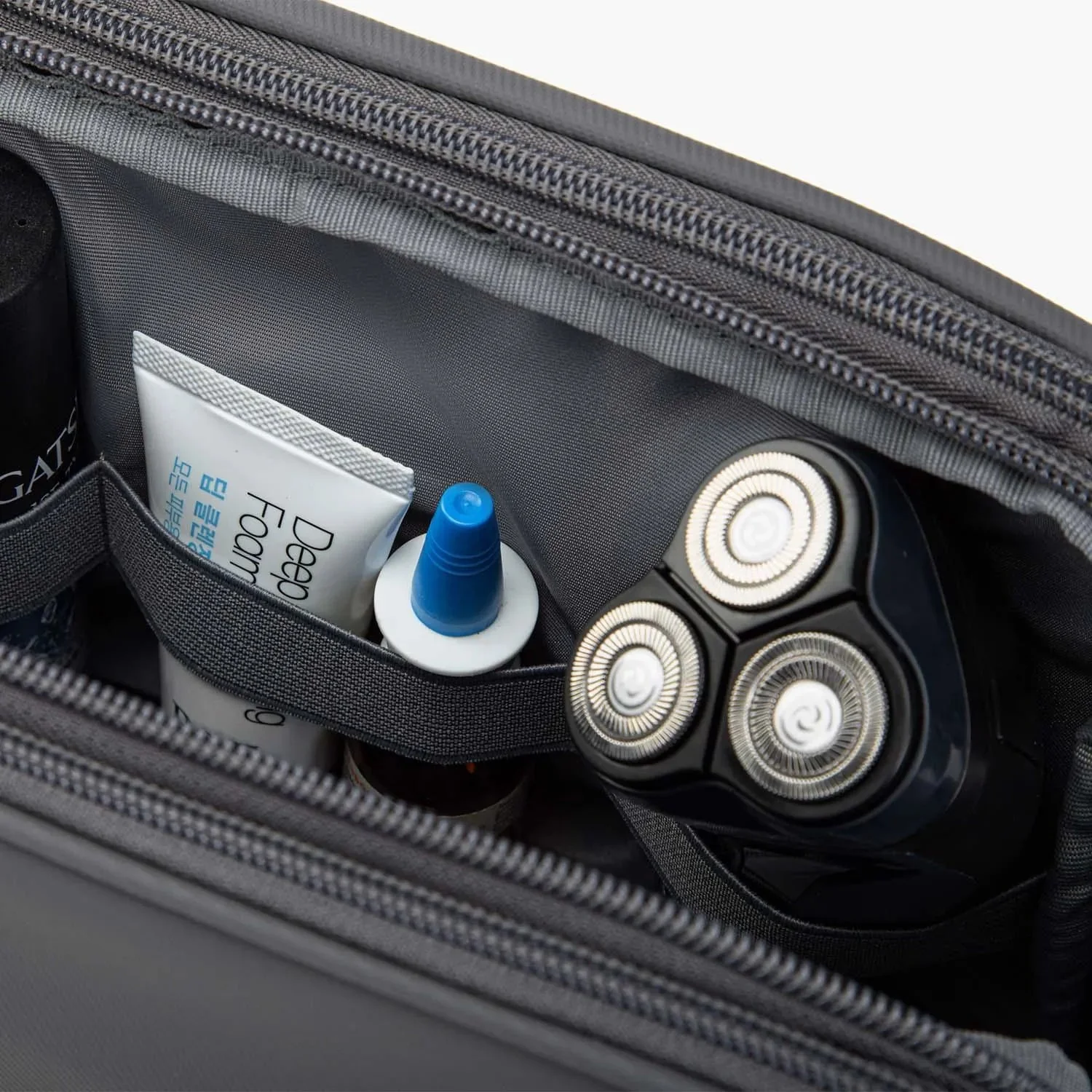 On-road Toiletry Bag - Image 27