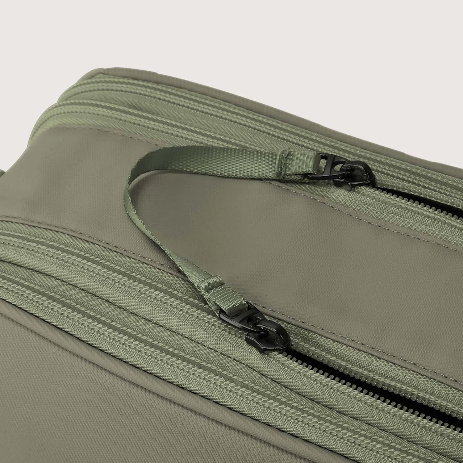 On-road Toiletry Bag - Image 56