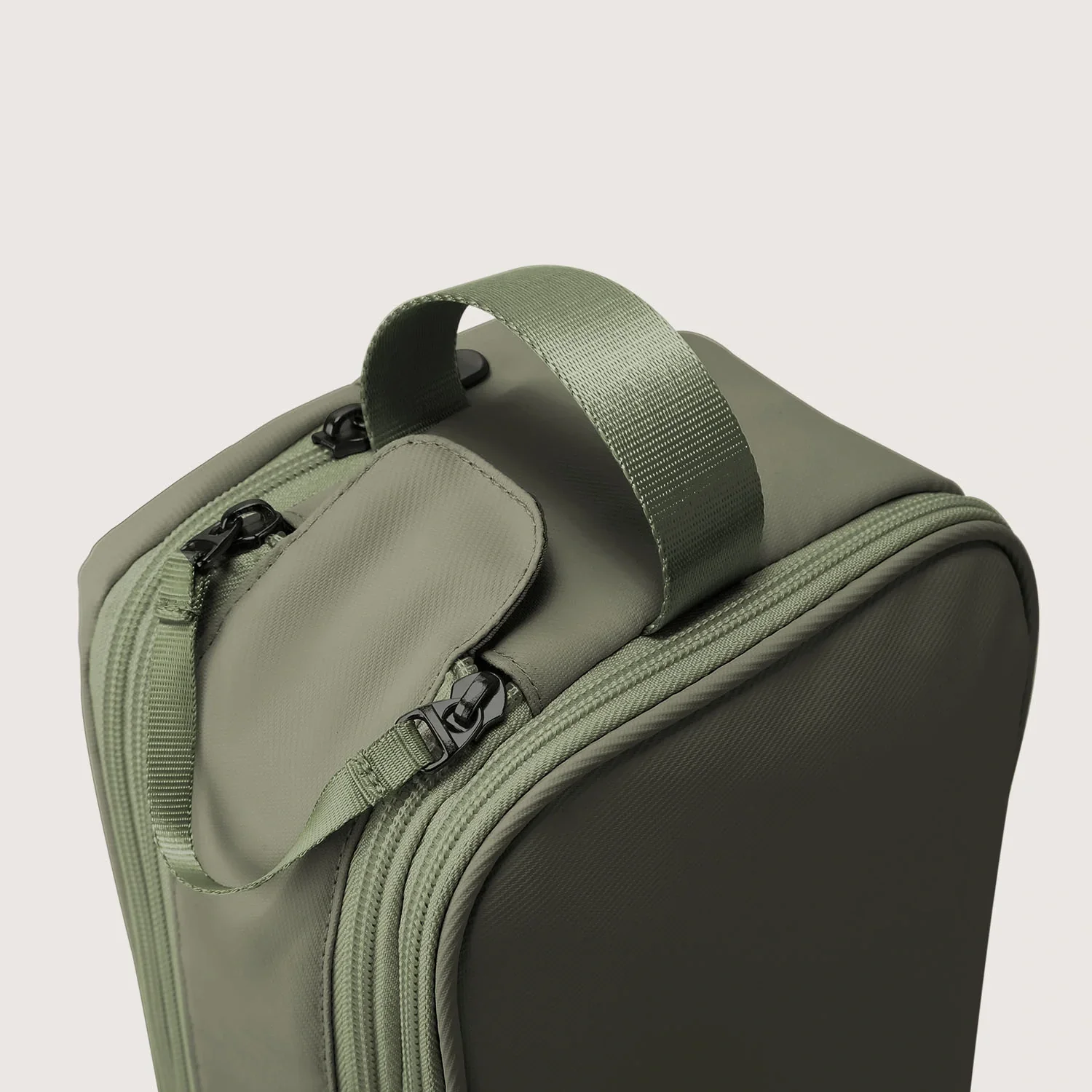 On-road Toiletry Bag - Image 58