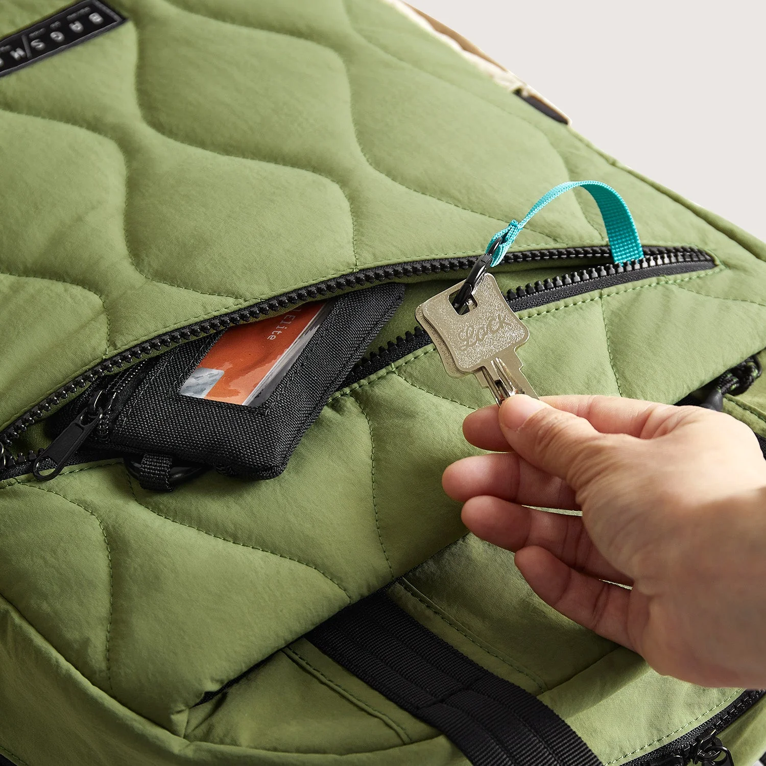 Paz 23L Work Backpack - Image 10