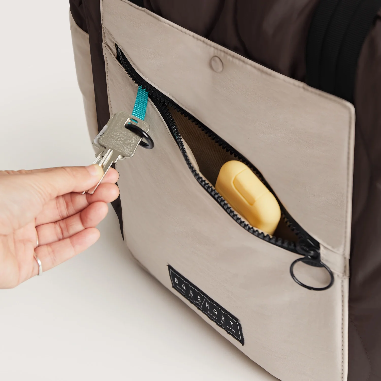Paz 23L Tote - Image 25