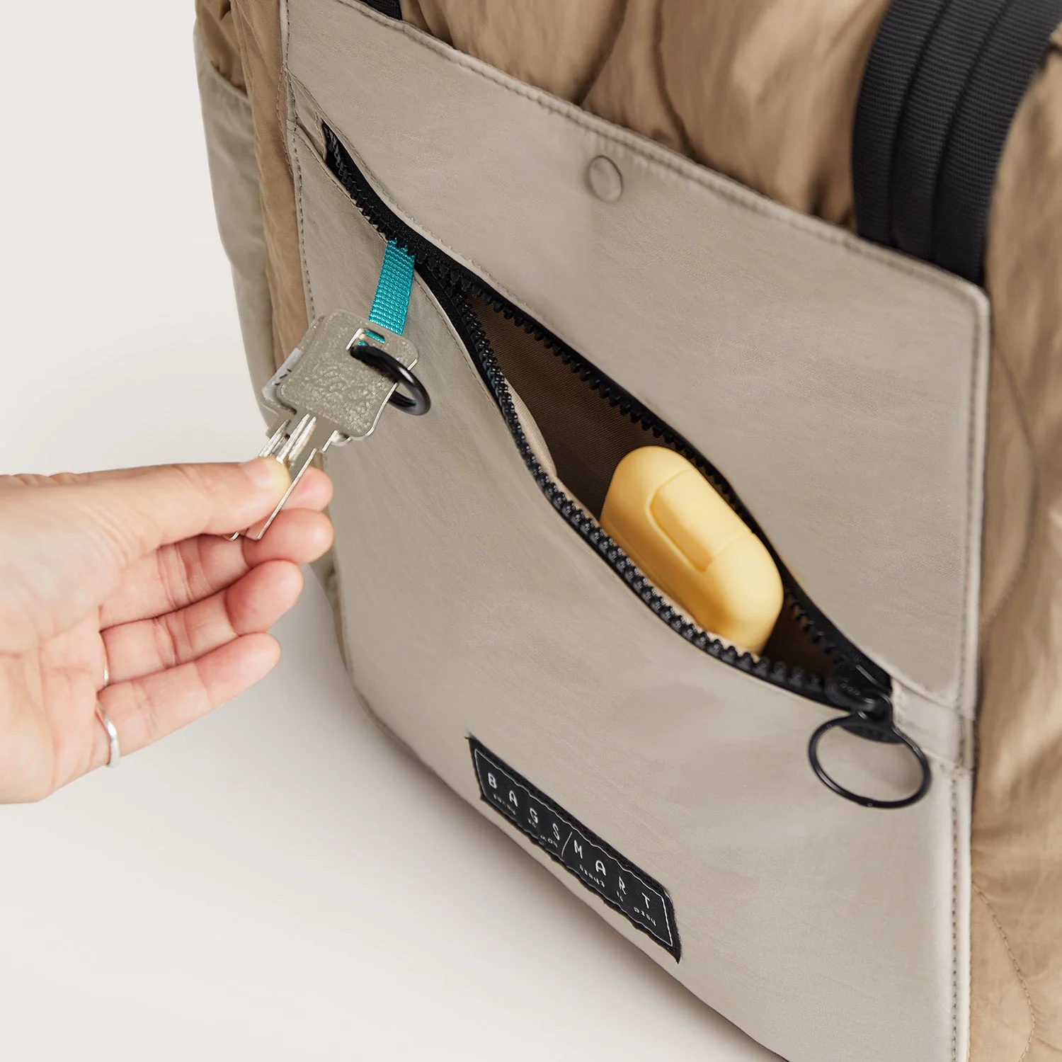 Paz 23L Tote - Image 33