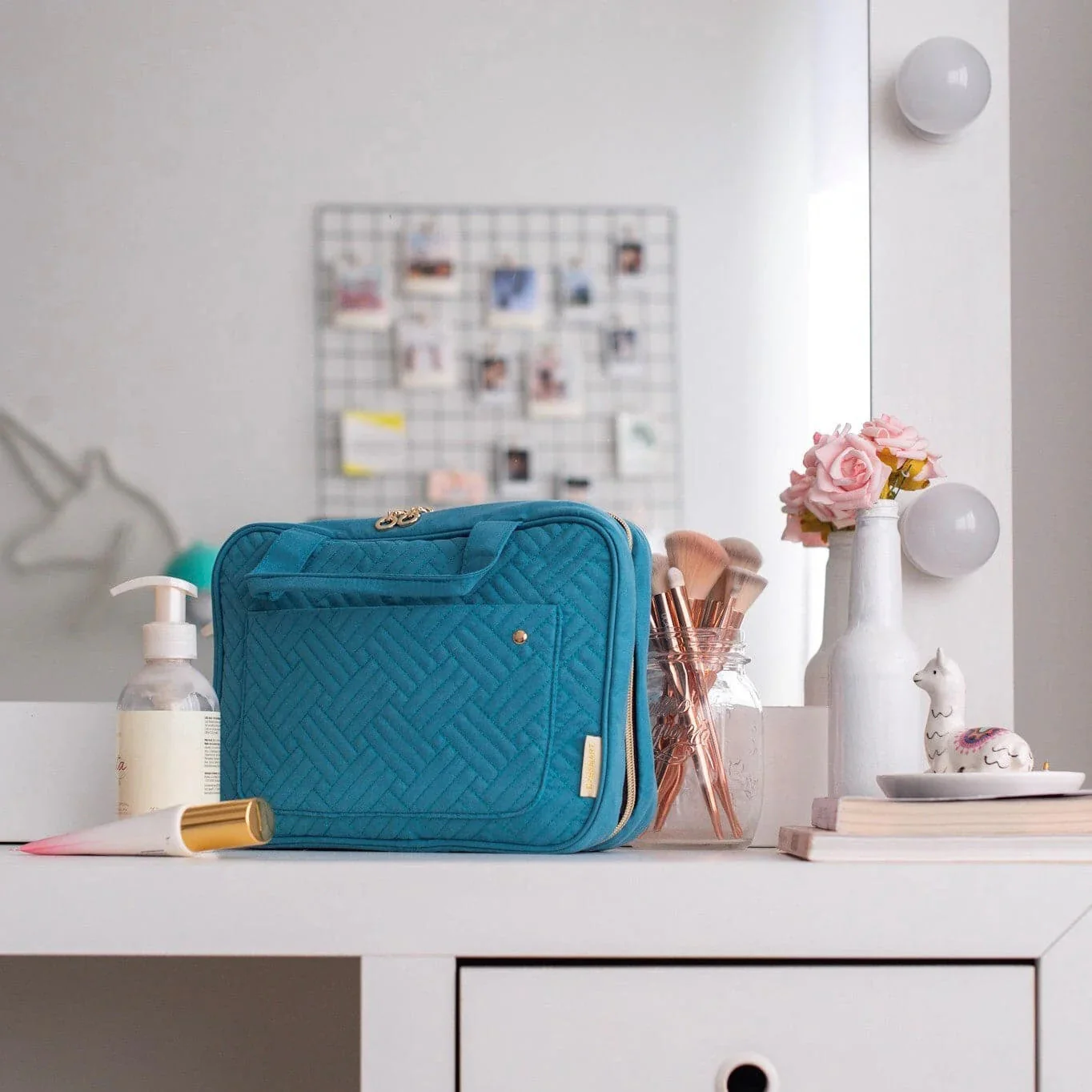 The Space Saver Hanging Toiletry Bag - Image 28
