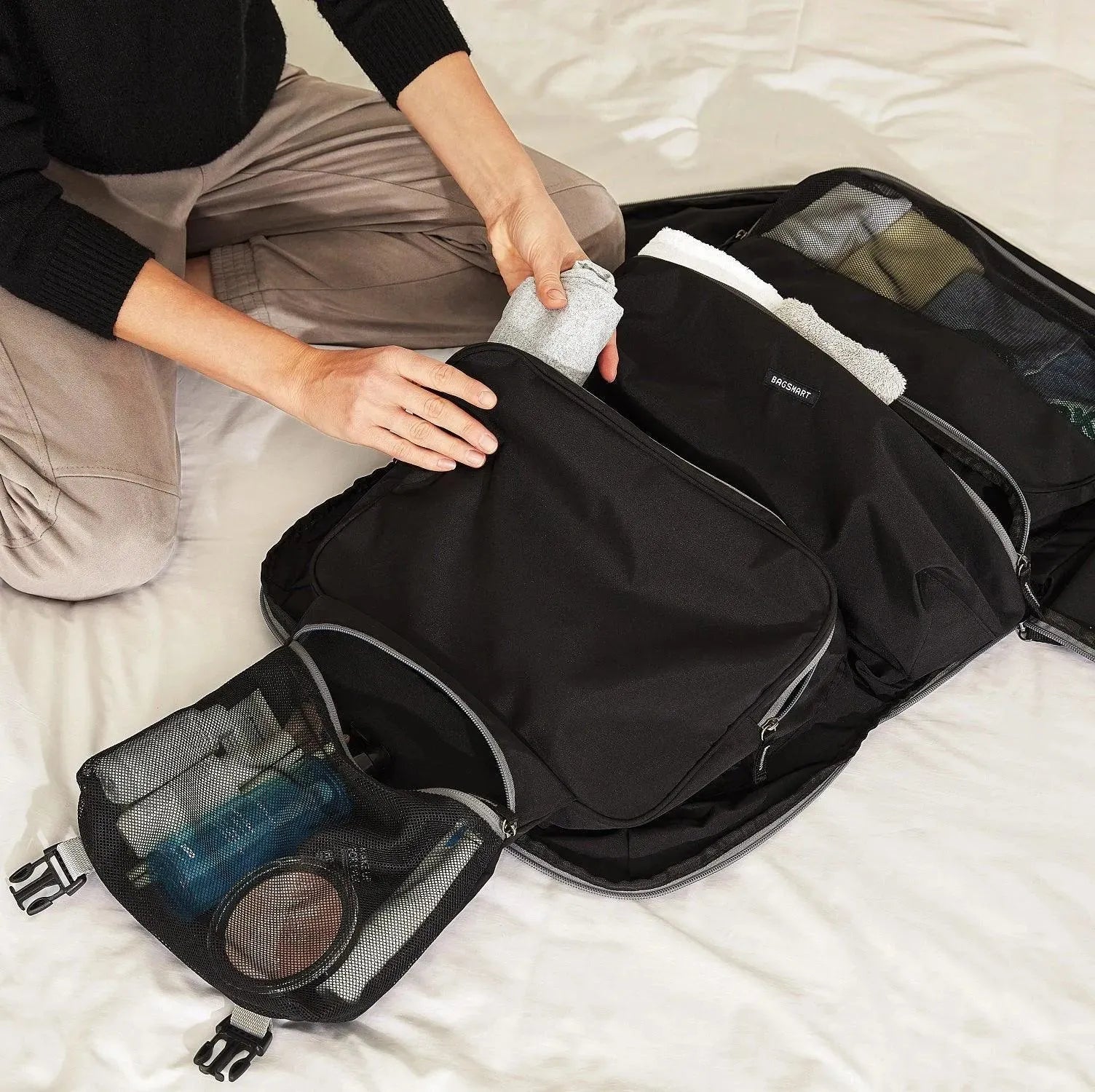 (FREE GIFT) 4-in-1 Family Travel Packing Cubes - Image 3