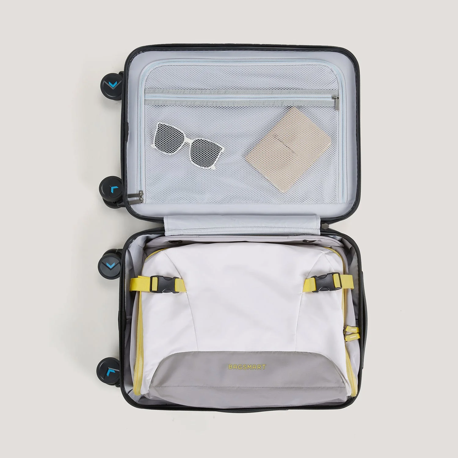 Travel Ease Portable Closet Carry On Hanging Packing Cubes - Image 15