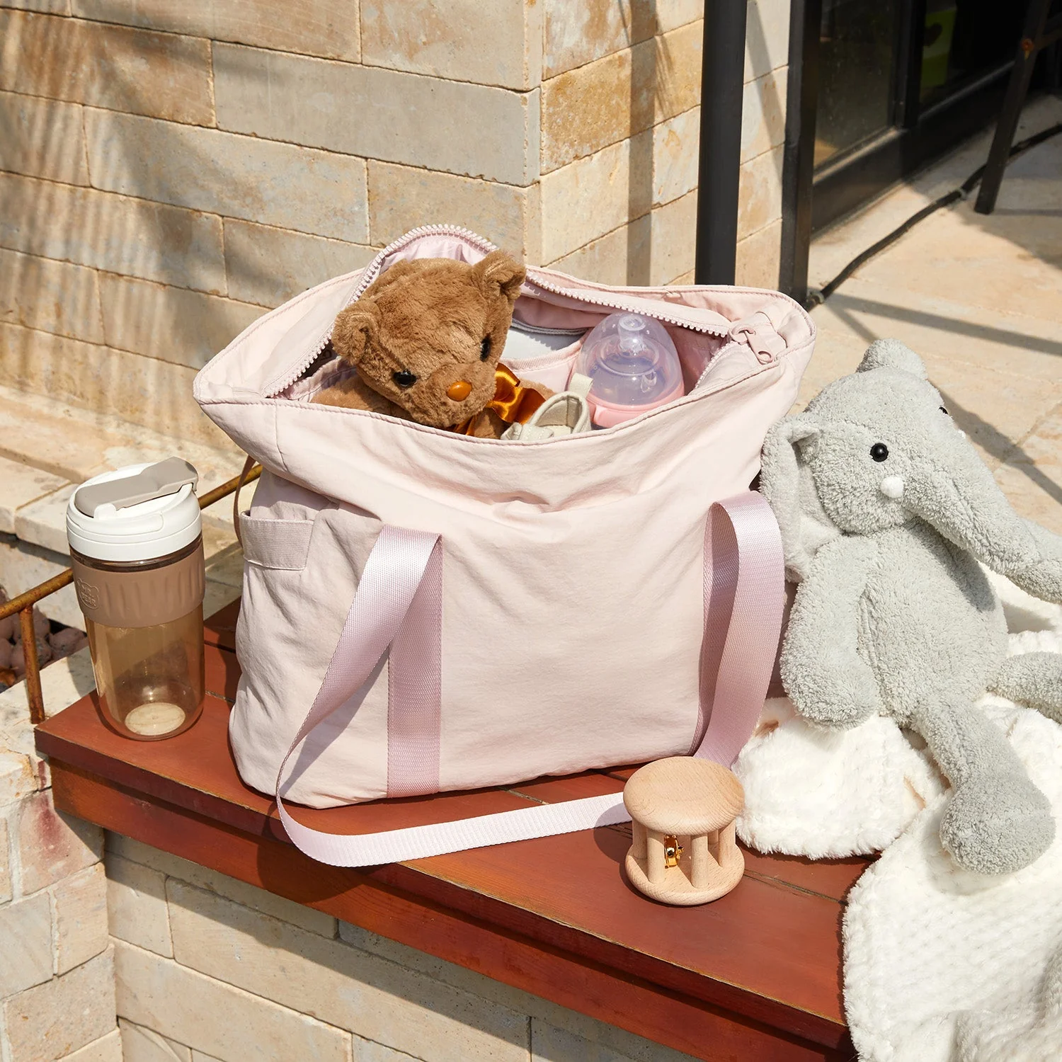 Zoraesque 18L Tote - Image 17